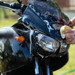 洗車中のバイク